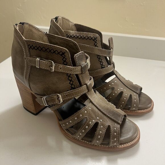 Freebird by Steven Conner Peep Toe Block Heel Sandal Leather Stone Taupe Size 10 - Picture 5 of 9